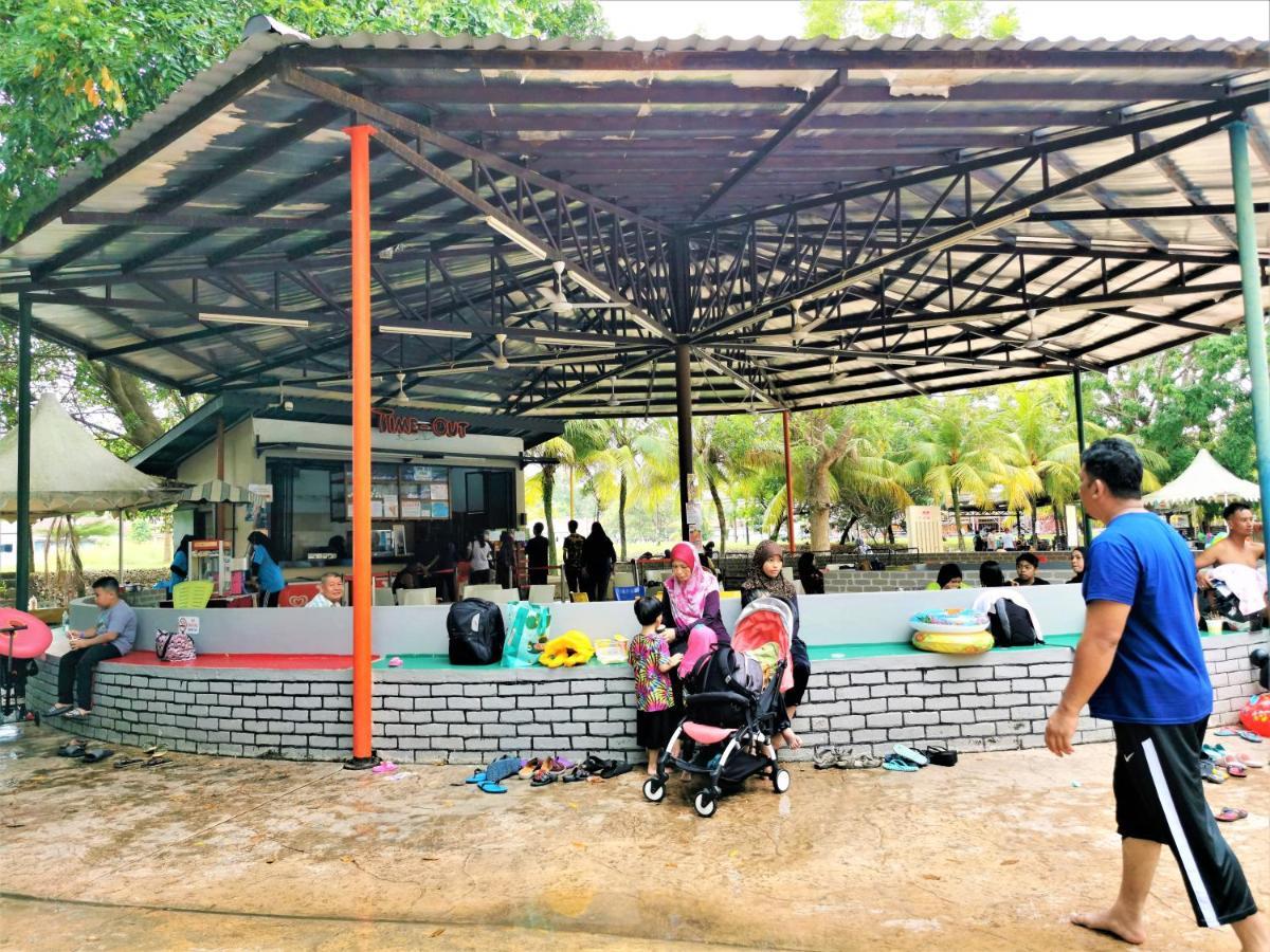 B - Lagoon Water Themepark Suite Melaka Town Exterior foto